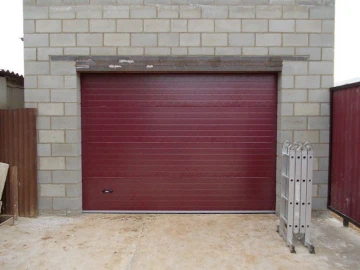 Секционные ворота Бордовый DoorHan RSD02