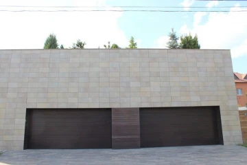 Секционные ворота Венге DoorHan RSD02